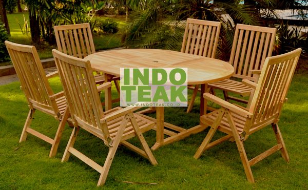Outdoor Furniture Made From Solid Teak Wood