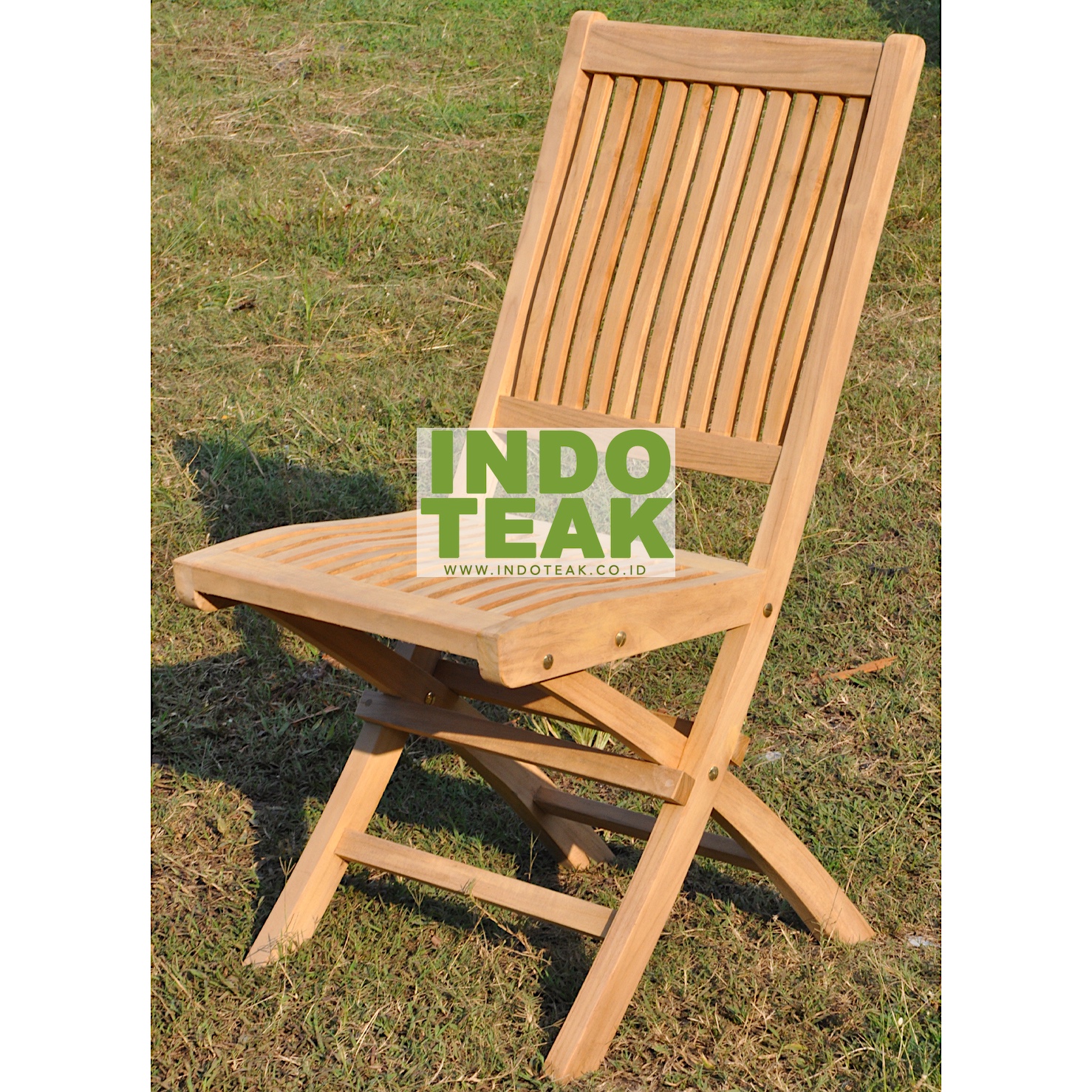 Source premium solid teak folding chairs from CV. Indoteak Sukses Makmur. Durable Grade A Indonesian teak wood, ideal for gardens, hotels, and resorts.